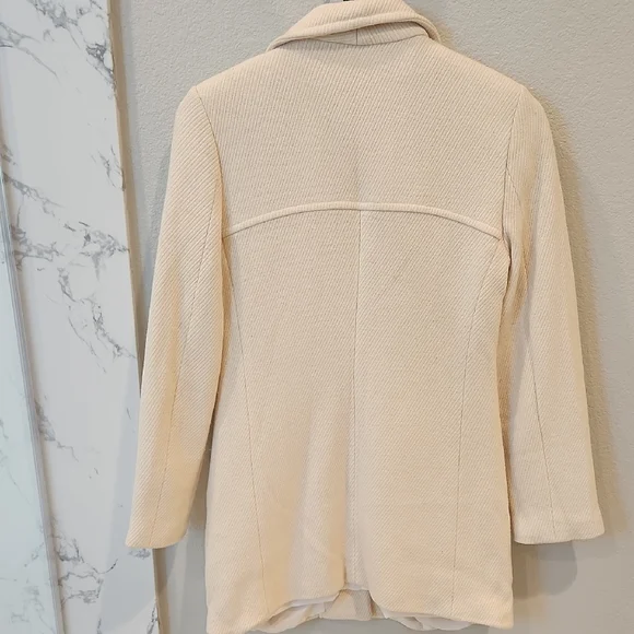 Elegant Cream Women's Coat, Size Small - Picture 3 of 9